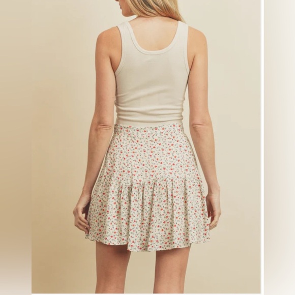 Dress Forum Floral Women's Skirt (623) - Picture 4 of 17
